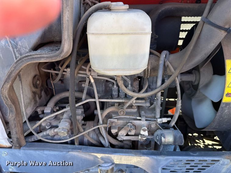 image for item DW4303 1994 Kubota L2900GST HFWD tractor