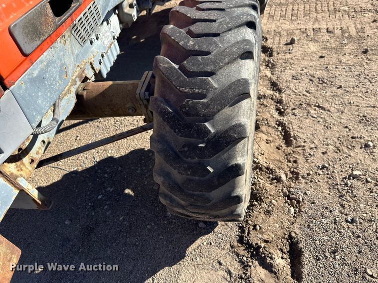 image for item DW4303 1994 Kubota L2900GST HFWD tractor