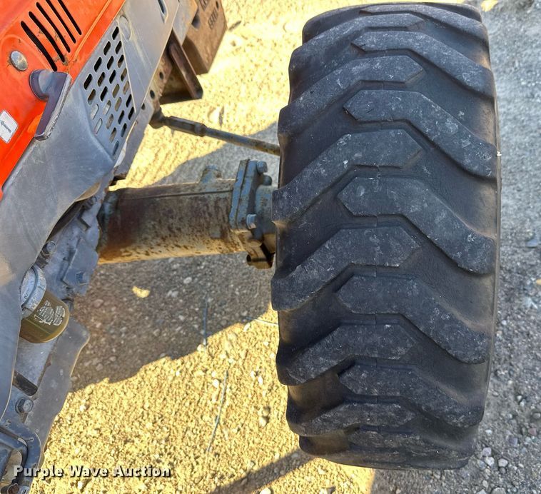 image for item DW4303 1994 Kubota L2900GST HFWD tractor