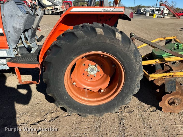 image for item DW4303 1994 Kubota L2900GST HFWD tractor