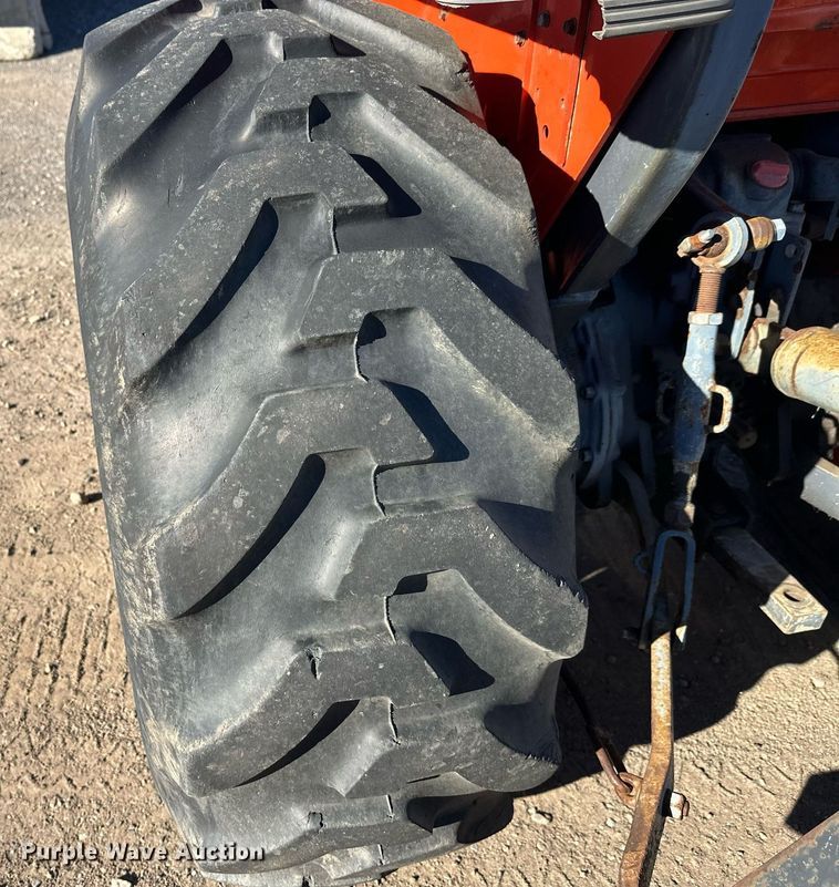 image for item DW4303 1994 Kubota L2900GST HFWD tractor