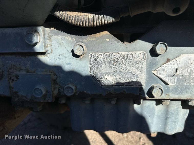 image for item DW4303 1994 Kubota L2900GST HFWD tractor