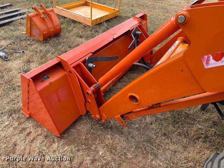 image for item DX5850 Kubota L2501D MFWD tractor