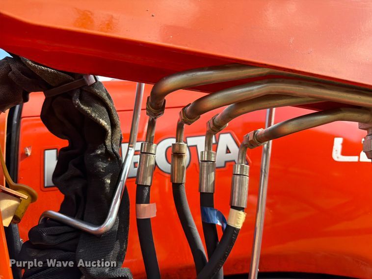 image for item DX5850 Kubota L2501D MFWD tractor