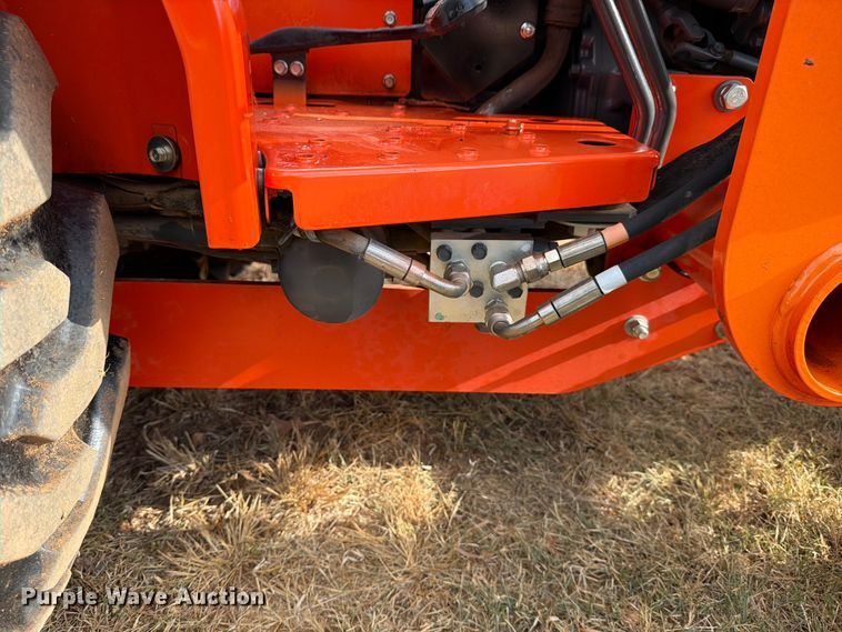 image for item DX5850 Kubota L2501D MFWD tractor