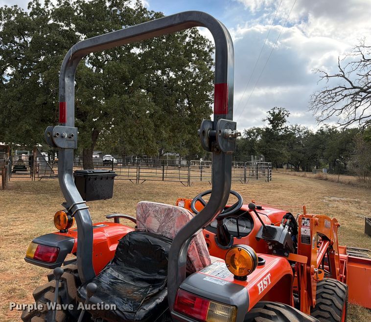 image for item DX5850 Kubota L2501D MFWD tractor
