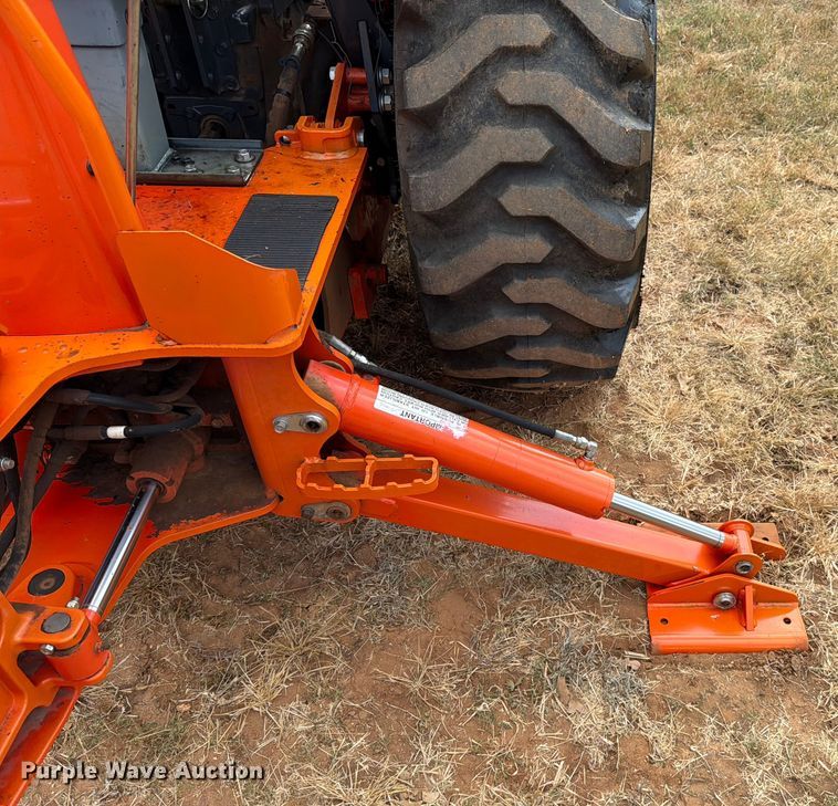 image for item DX5850 Kubota L2501D MFWD tractor