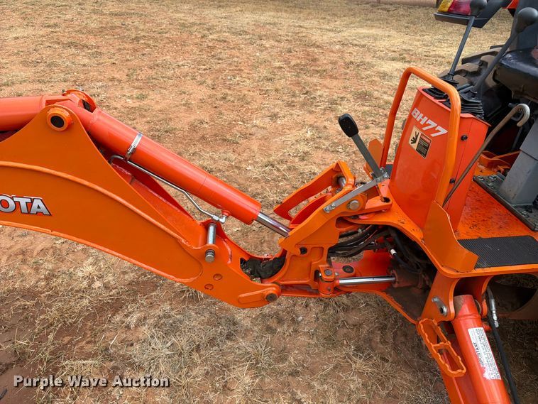 image for item DX5850 Kubota L2501D MFWD tractor