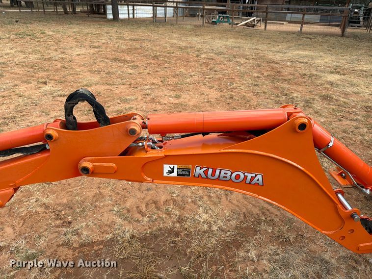 image for item DX5850 Kubota L2501D MFWD tractor