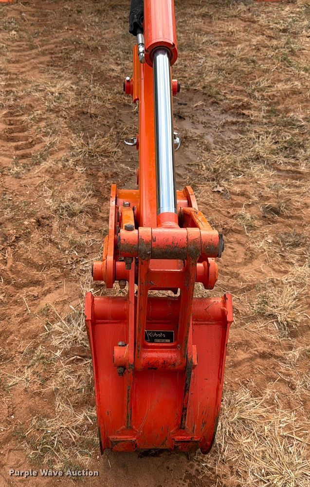 image for item DX5850 Kubota L2501D MFWD tractor