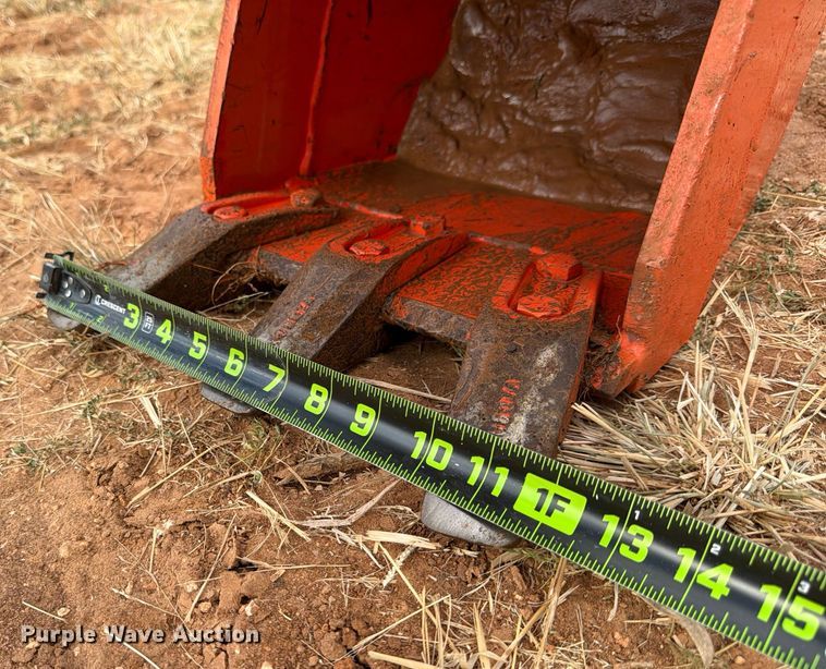 image for item DX5850 Kubota L2501D MFWD tractor