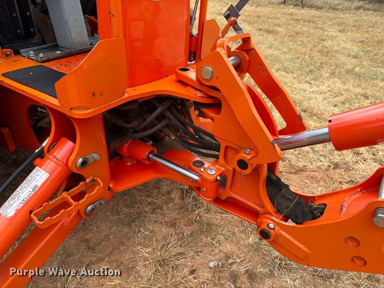 image for item DX5850 Kubota L2501D MFWD tractor