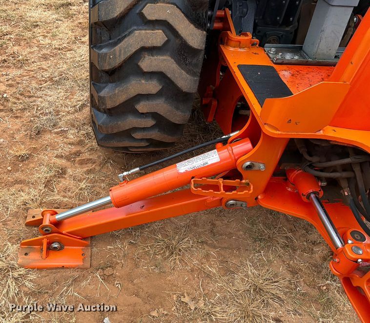 image for item DX5850 Kubota L2501D MFWD tractor