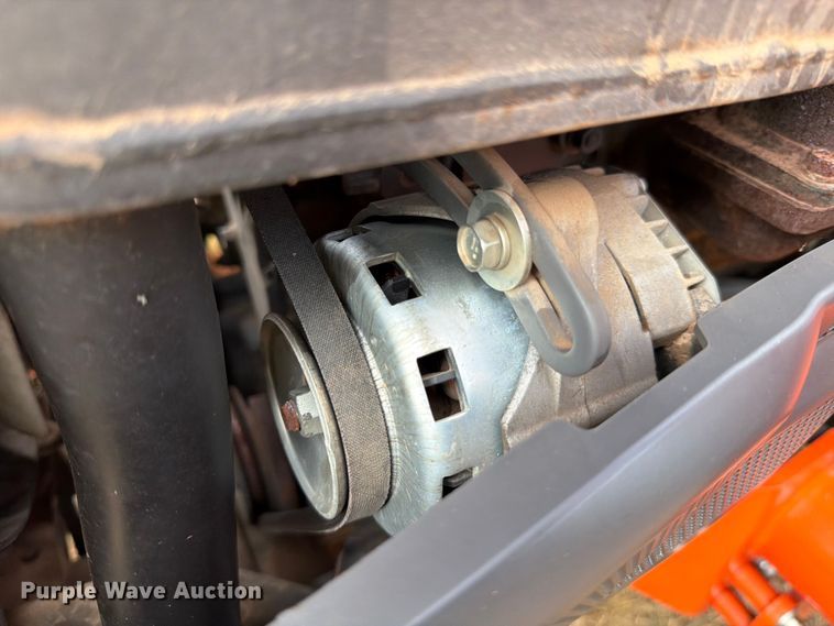 image for item DX5850 Kubota L2501D MFWD tractor