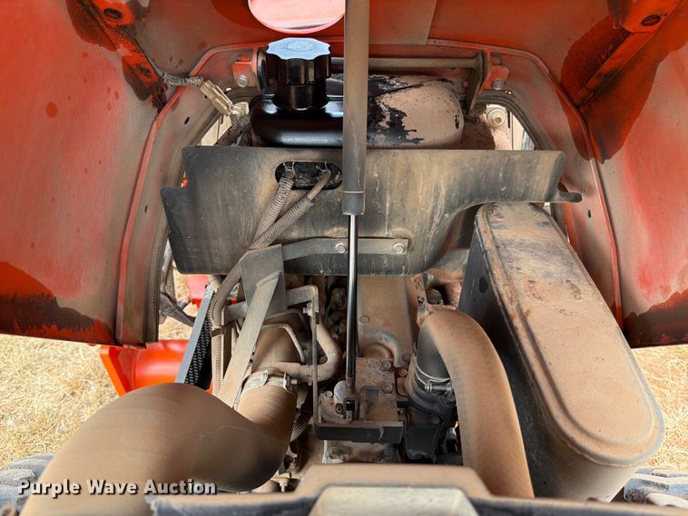 image for item DX5850 Kubota L2501D MFWD tractor