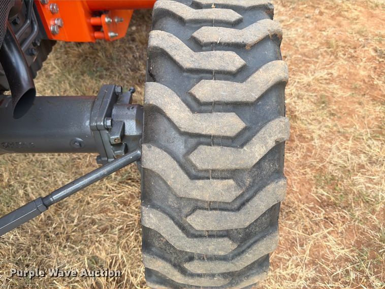 image for item DX5850 Kubota L2501D MFWD tractor