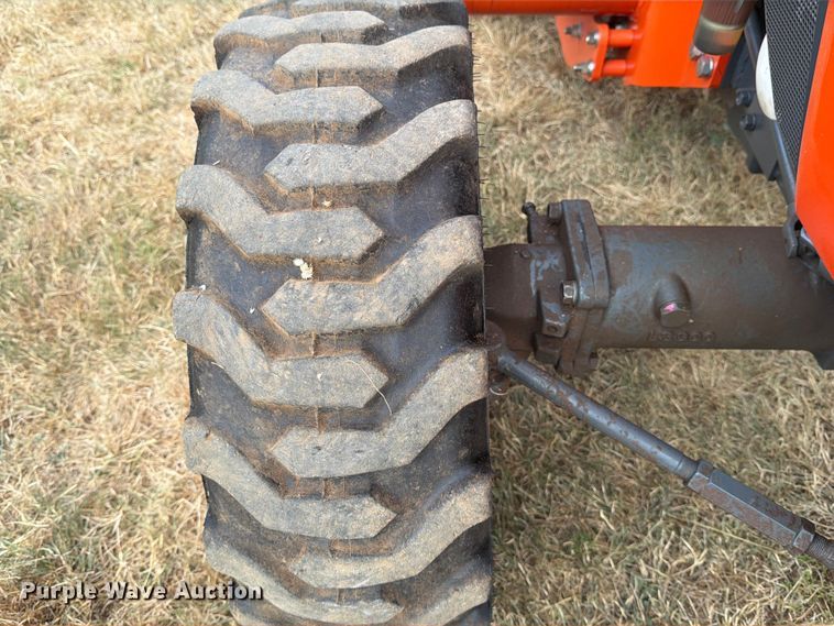 image for item DX5850 Kubota L2501D MFWD tractor