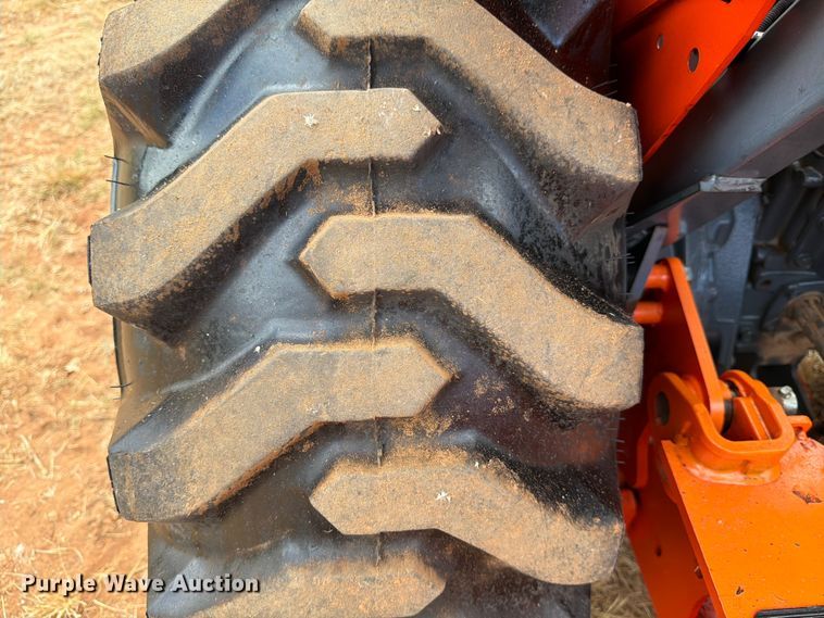 image for item DX5850 Kubota L2501D MFWD tractor