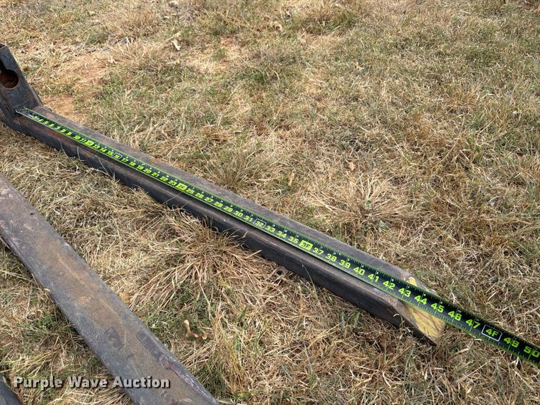 image for item DX5850 Kubota L2501D MFWD tractor