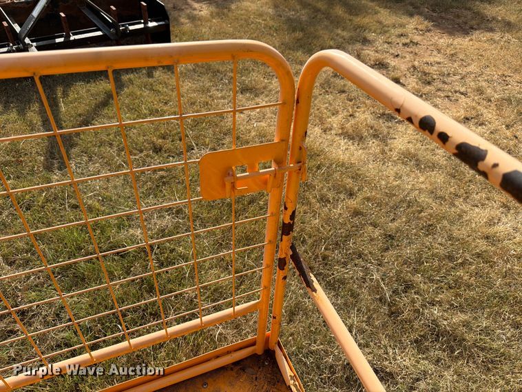 image for item DX5850 Kubota L2501D MFWD tractor