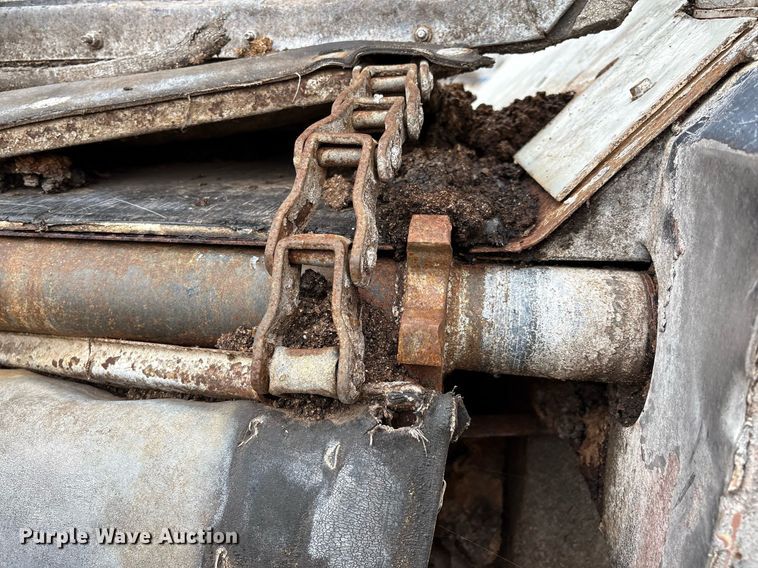 image for item DX7987 2012 Trinity  Eagle Bridge live bottom trailer