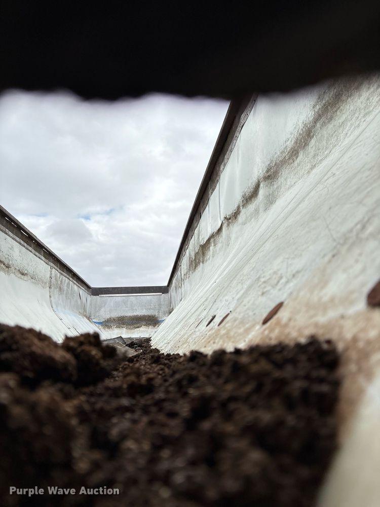 image for item DX7987 2012 Trinity  Eagle Bridge live bottom trailer