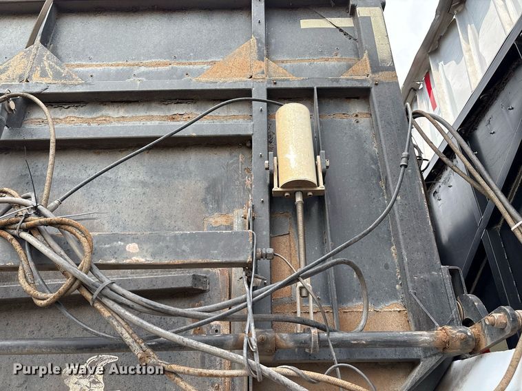 image for item DX7987 2012 Trinity  Eagle Bridge live bottom trailer