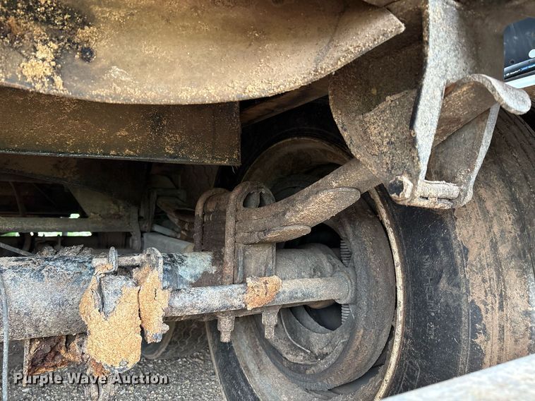 image for item DX7987 2012 Trinity  Eagle Bridge live bottom trailer