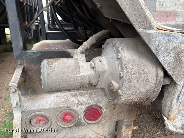 image for item DX7987 2012 Trinity  Eagle Bridge live bottom trailer