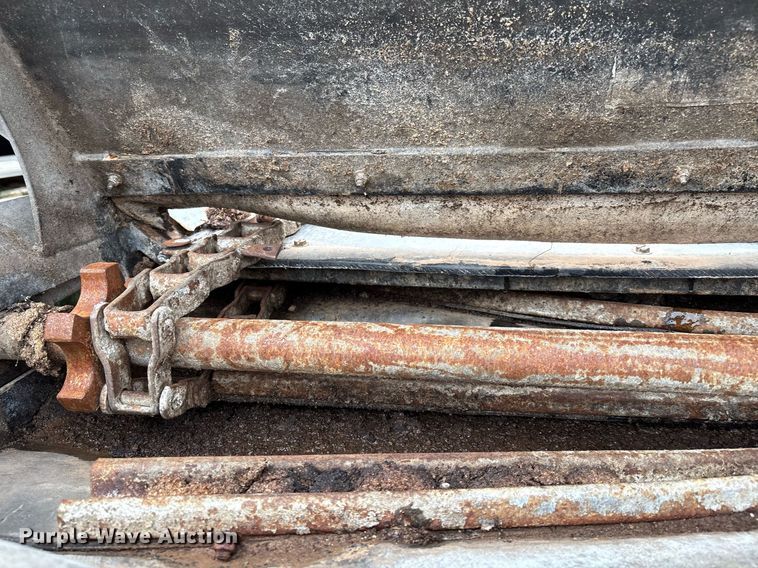 image for item DX7987 2012 Trinity  Eagle Bridge live bottom trailer