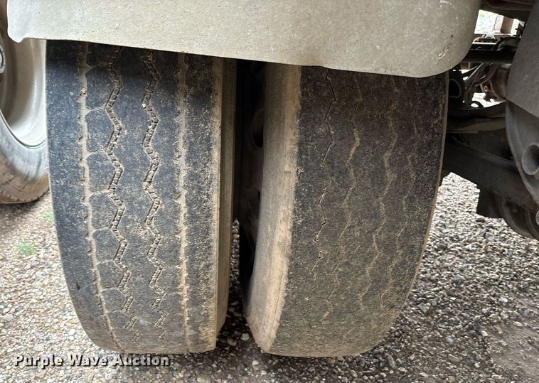 image for item DX7987 2012 Trinity  Eagle Bridge live bottom trailer