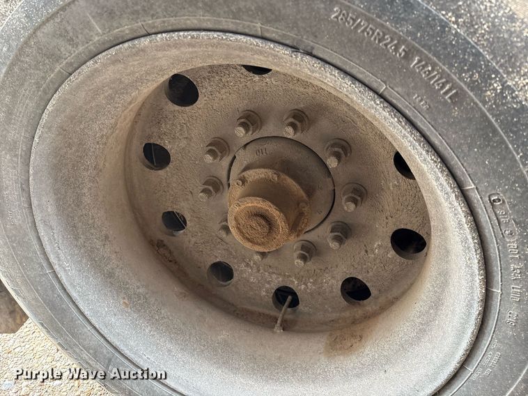 image for item DX7987 2012 Trinity  Eagle Bridge live bottom trailer