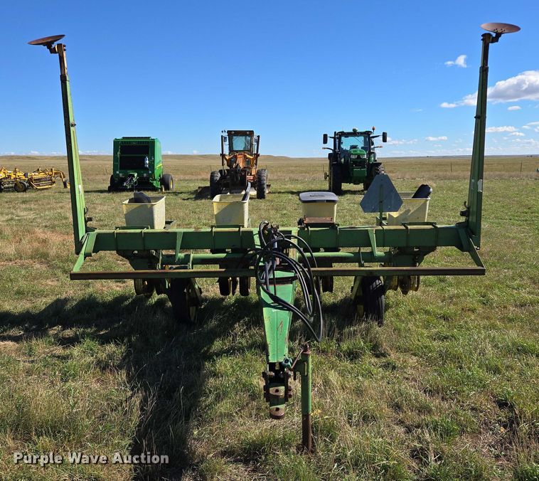image for item DY1326 John Deere 7000 planter