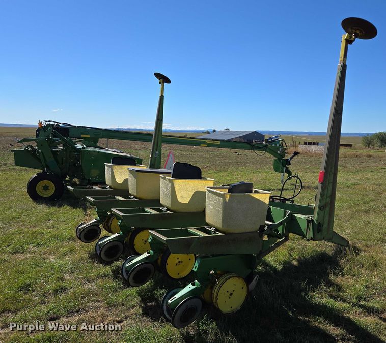 image for item DY1326 John Deere 7000 planter