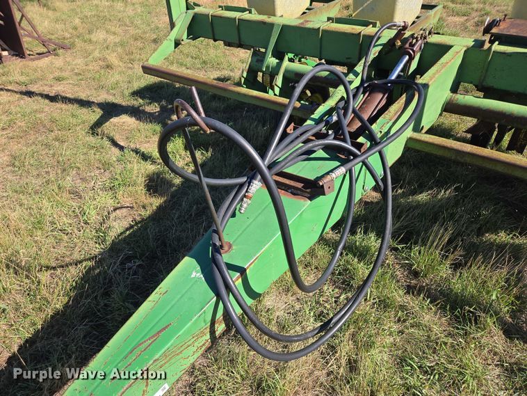 image for item DY1326 John Deere 7000 planter