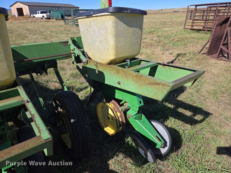 image for item DY1326 John Deere 7000 planter