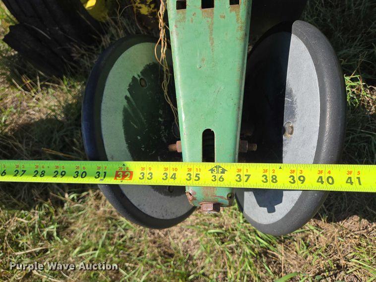 image for item DY1326 John Deere 7000 planter