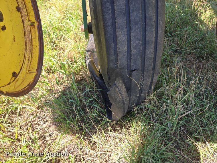 image for item DY1326 John Deere 7000 planter