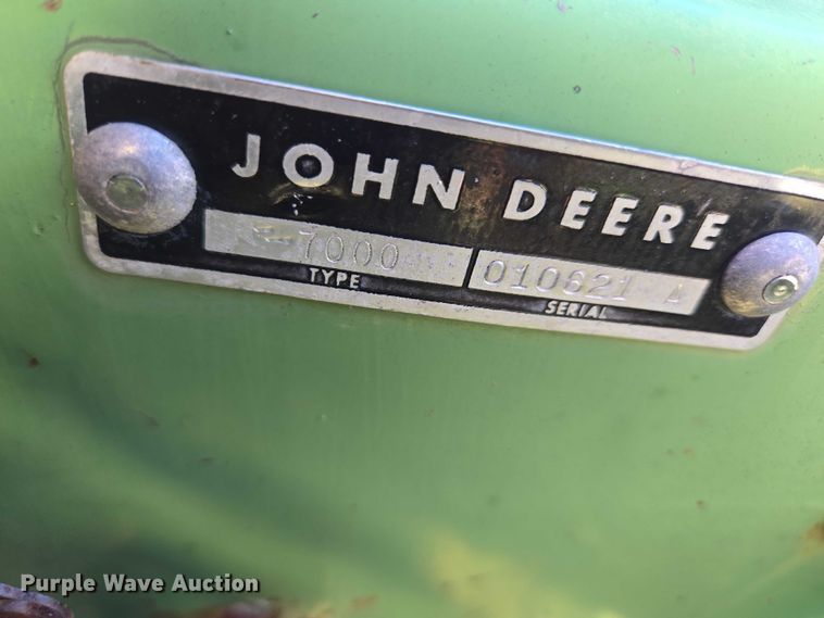 image for item DY1326 John Deere 7000 planter