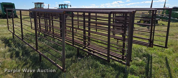 image for item DY1327 (8) livestock panels