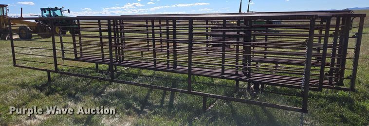 image for item DY1327 (8) livestock panels