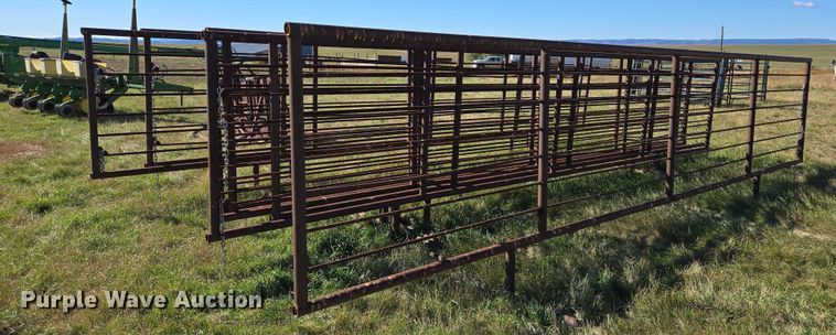 image for item DY1327 (8) livestock panels