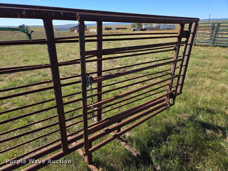 image for item DY1327 (8) livestock panels