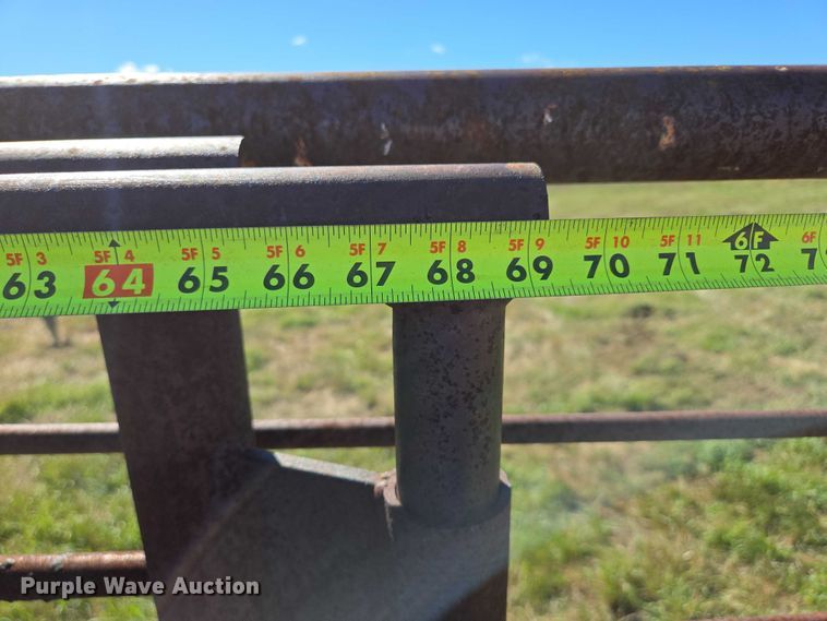 image for item DY1327 (8) livestock panels