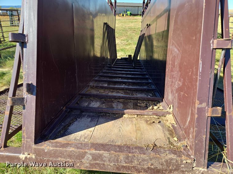 image for item DY1328 Cow Country Equipment livestock chute