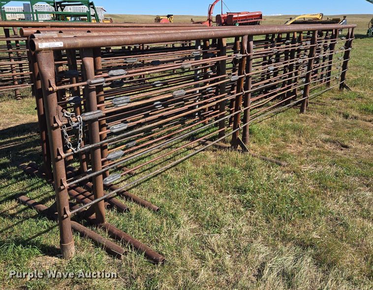 image for item DY1330 (10) livestock panels