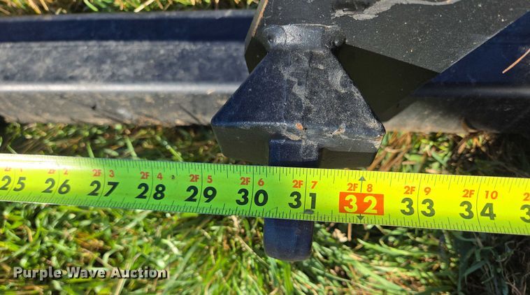 image for item DY1333 2020 Alo AB Balefork Euro bale spear