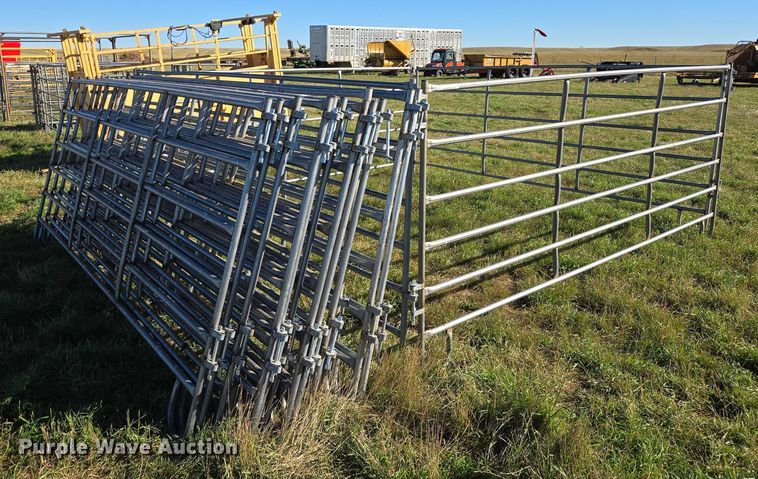 image for item DY1335 (16) livestock panels