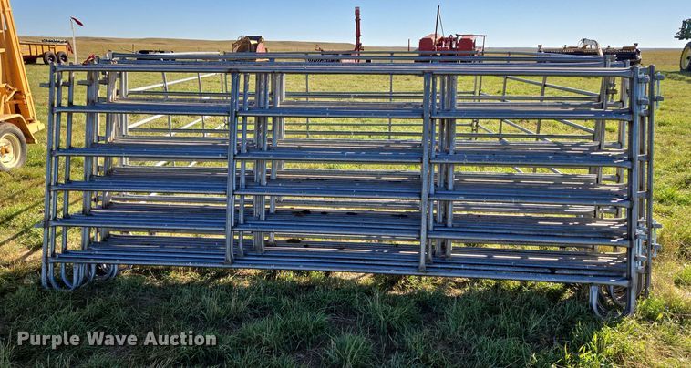 image for item DY1335 (16) livestock panels