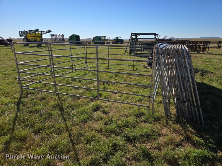 image for item DY1335 (16) livestock panels